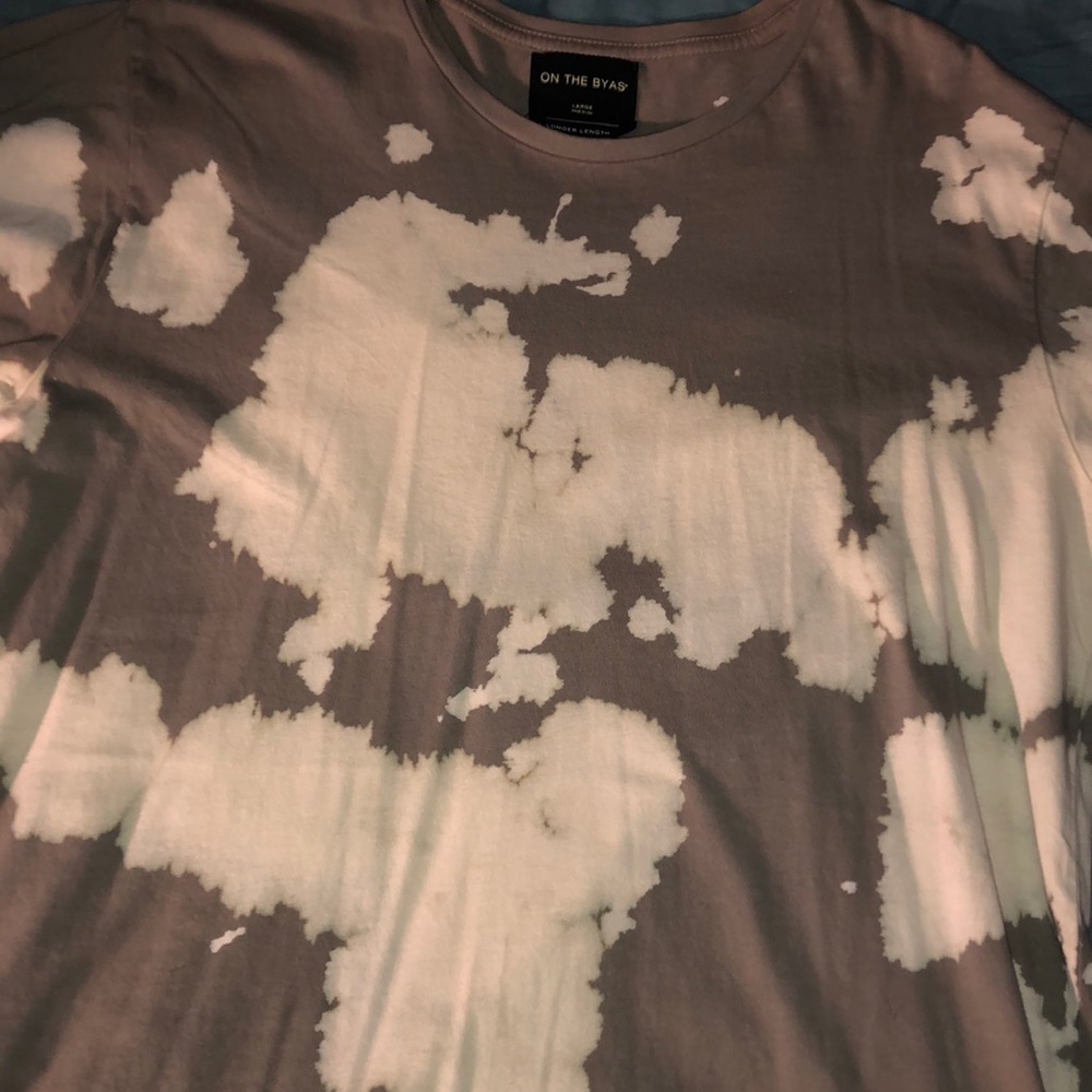 Short sleeved tee.